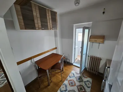bucatarie masa lemn apartament vanzare cumparare Alba Iulia Alba